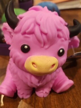 Squeeezy Highland Cow - Pink New With Tags